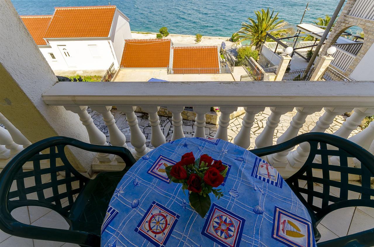 Apartments Krusica Trogir Bagian luar foto