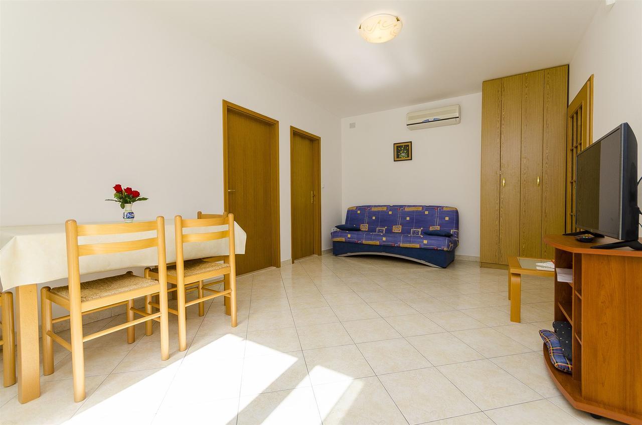 Apartments Krusica Trogir Bagian luar foto