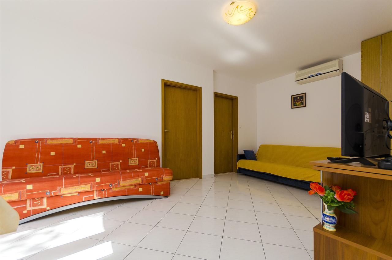 Apartments Krusica Trogir Bagian luar foto