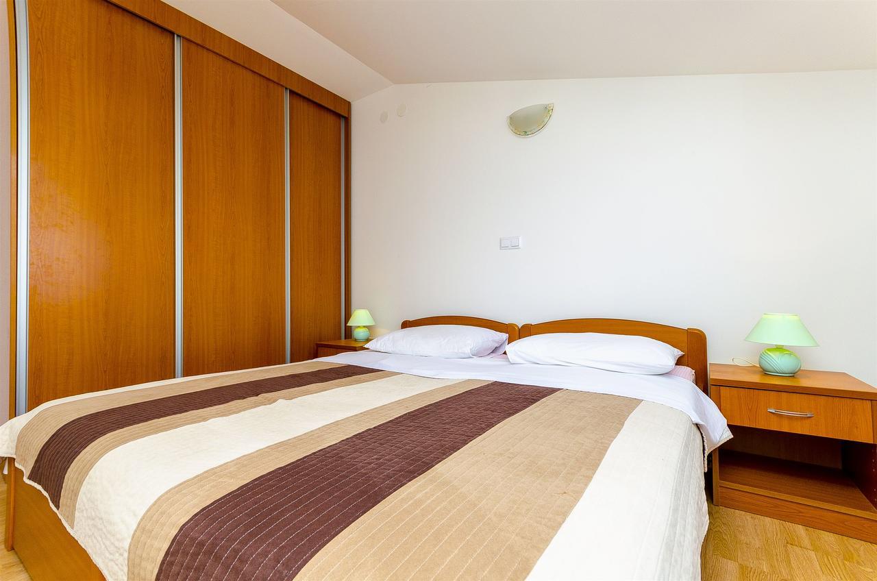 Apartments Krusica Trogir Bagian luar foto