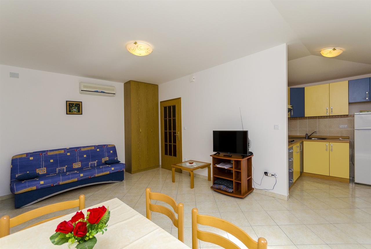 Apartments Krusica Trogir Bagian luar foto